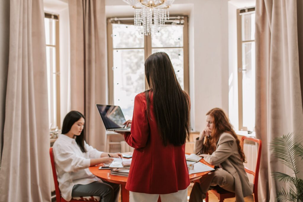 How to Keep Digital Projects Moving Without Micromanaging